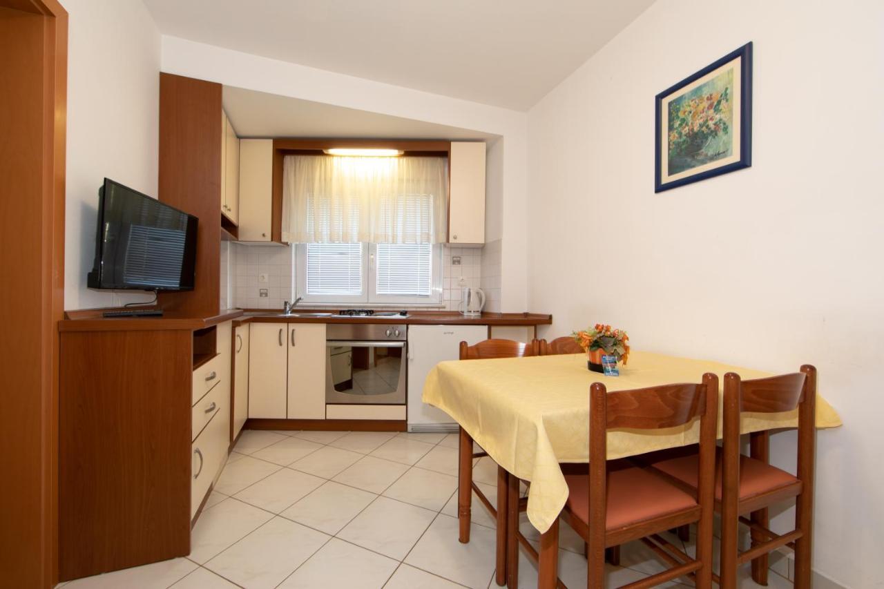 Apartmani Biser Tučepi Buitenkant foto