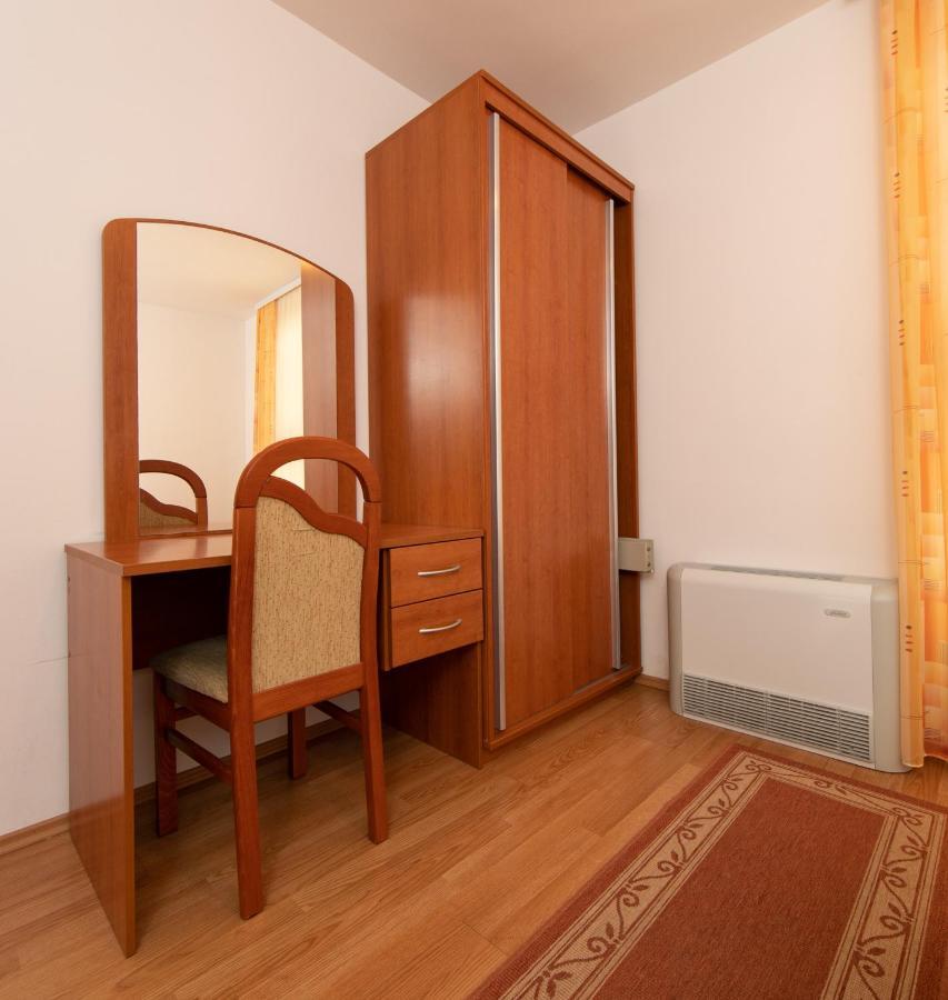 Apartmani Biser Tučepi Buitenkant foto