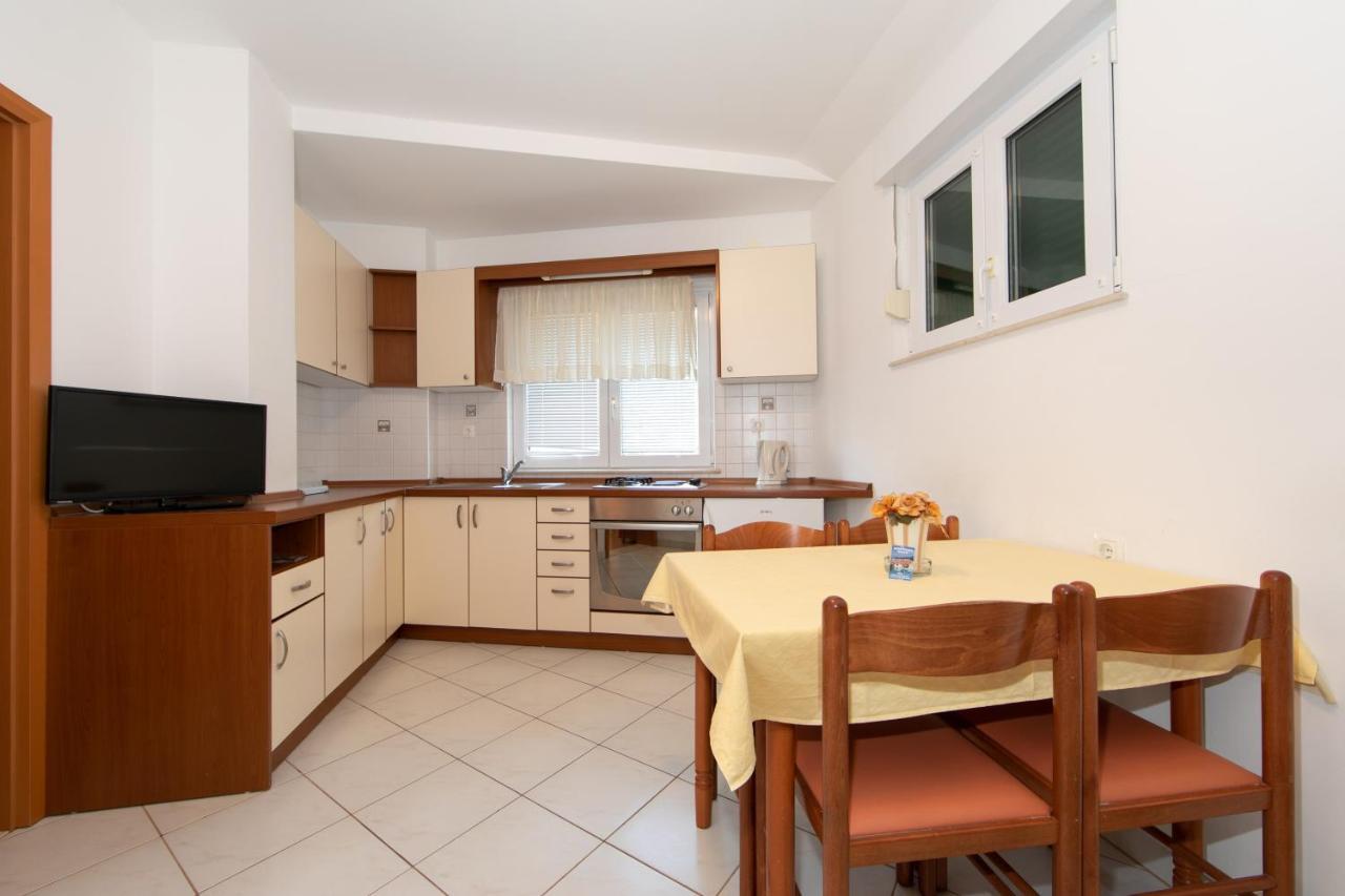 Apartmani Biser Tučepi Buitenkant foto