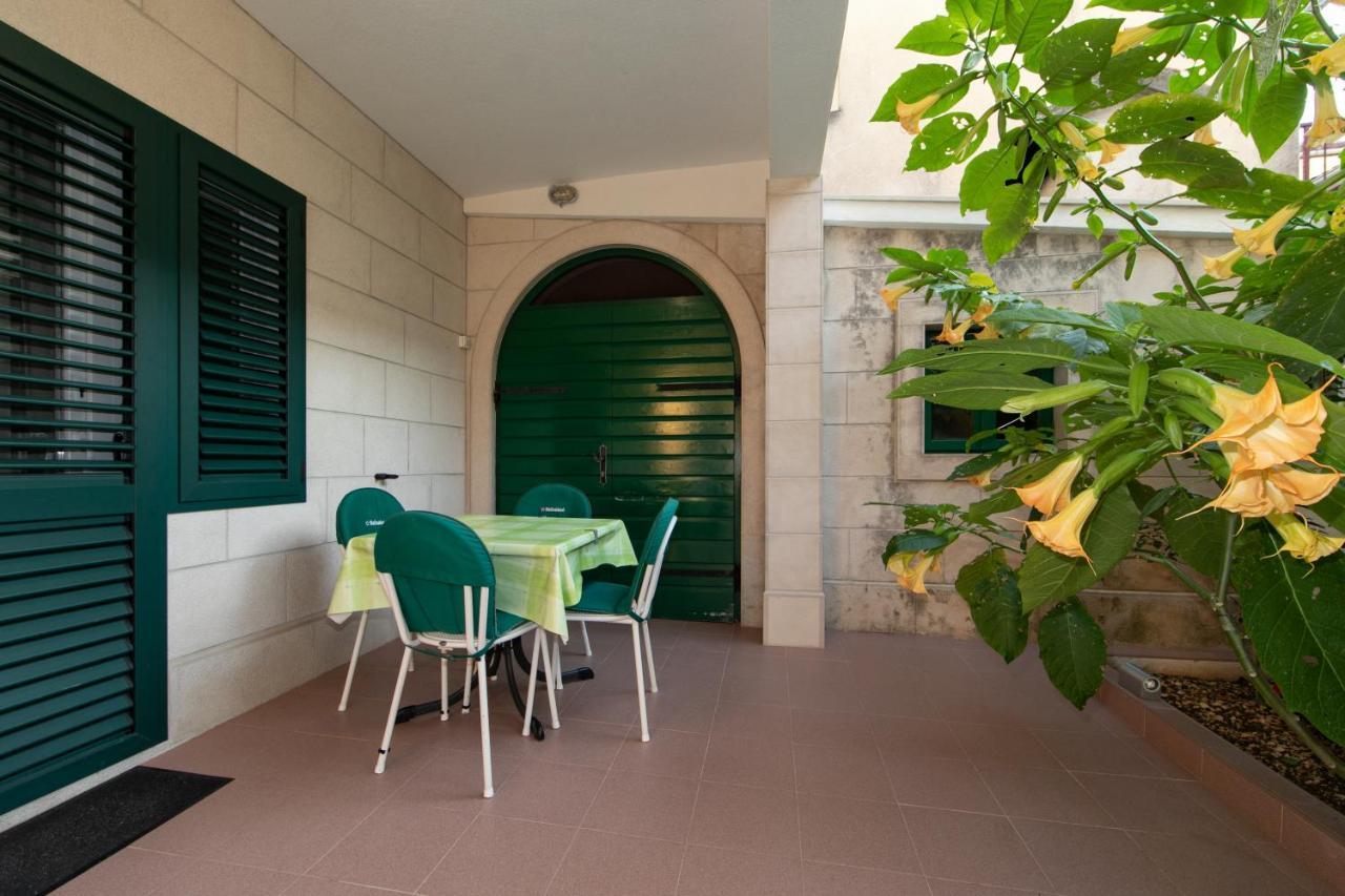 Apartmani Biser Tučepi Buitenkant foto