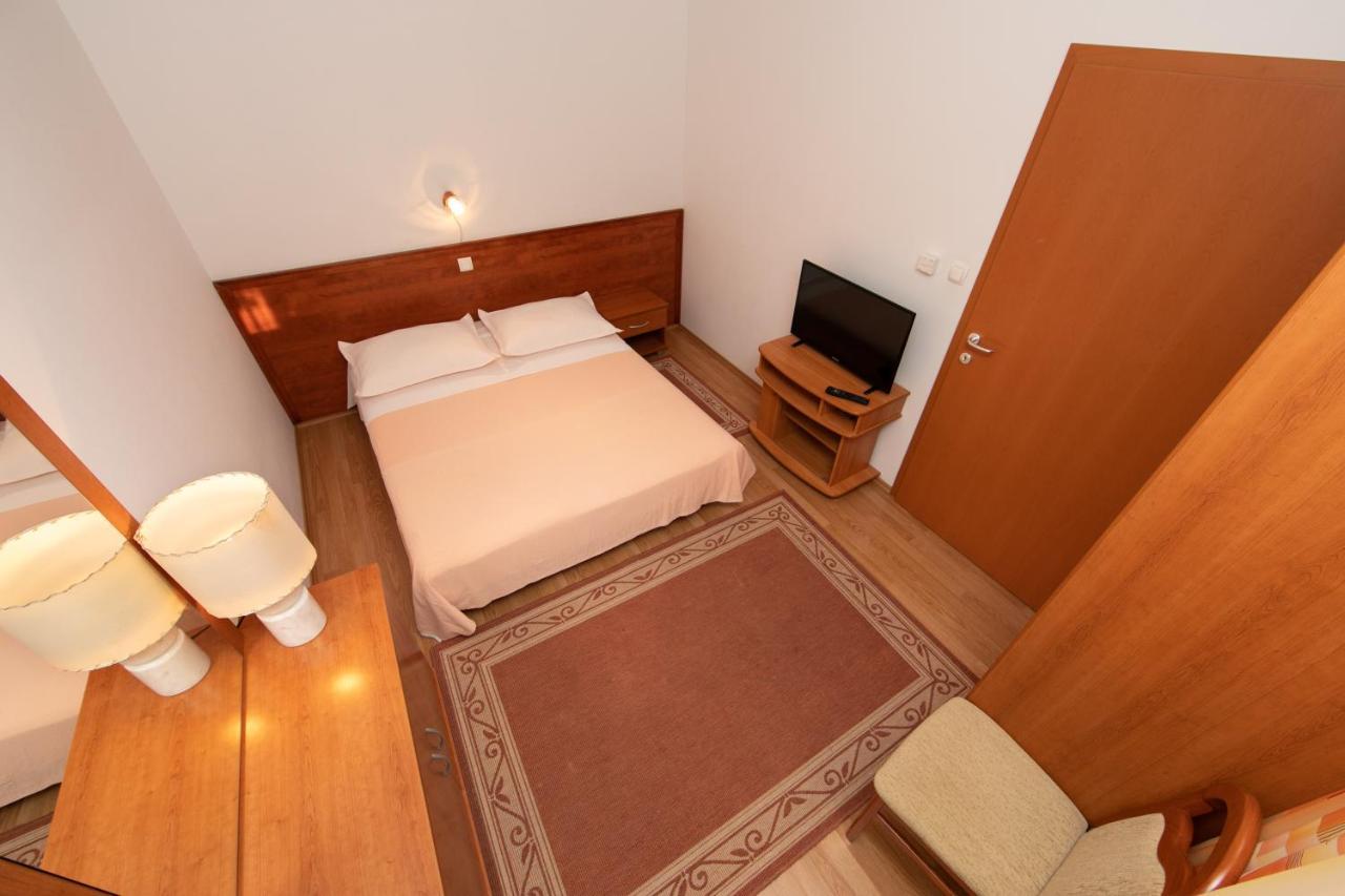 Apartmani Biser Tučepi Buitenkant foto