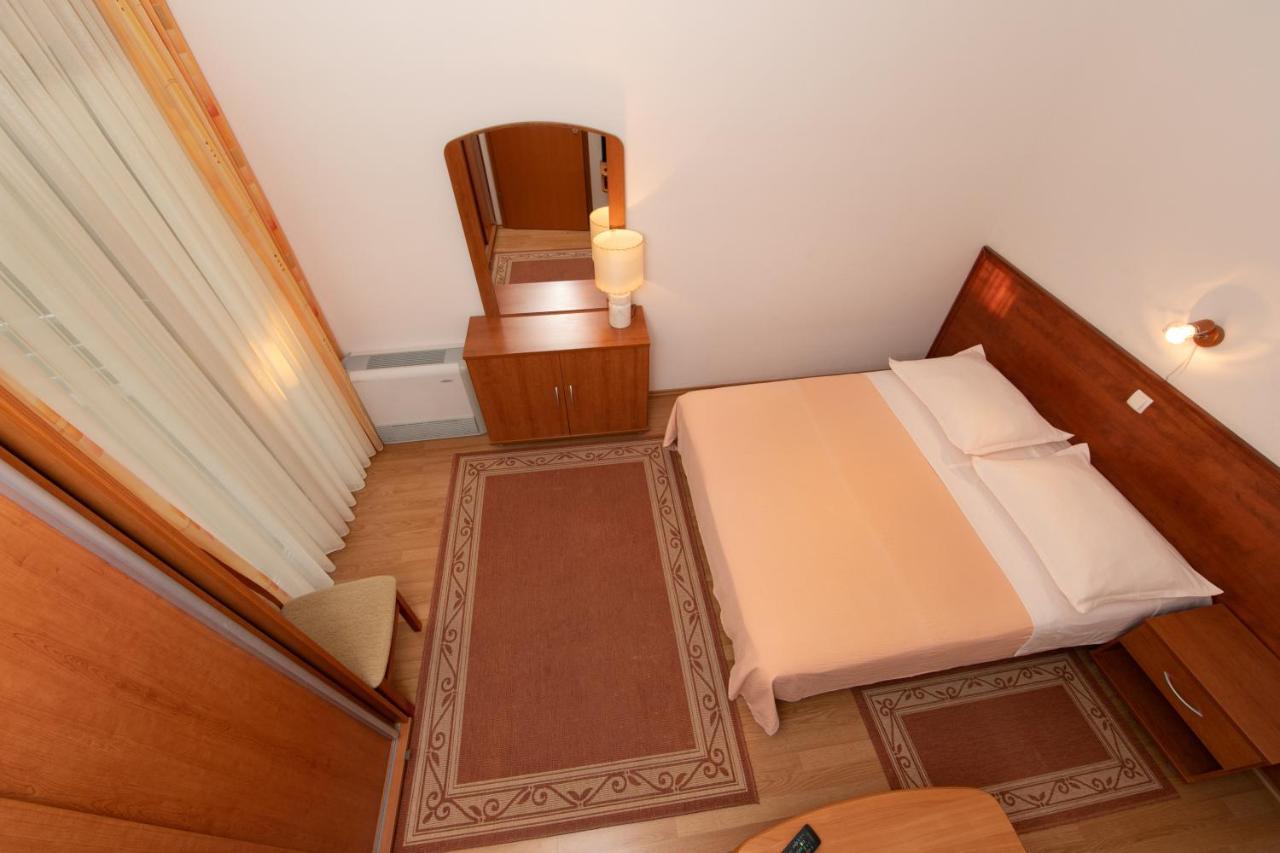 Apartmani Biser Tučepi Buitenkant foto