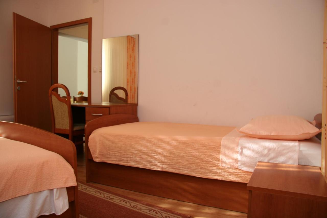 Apartmani Biser Tučepi Buitenkant foto