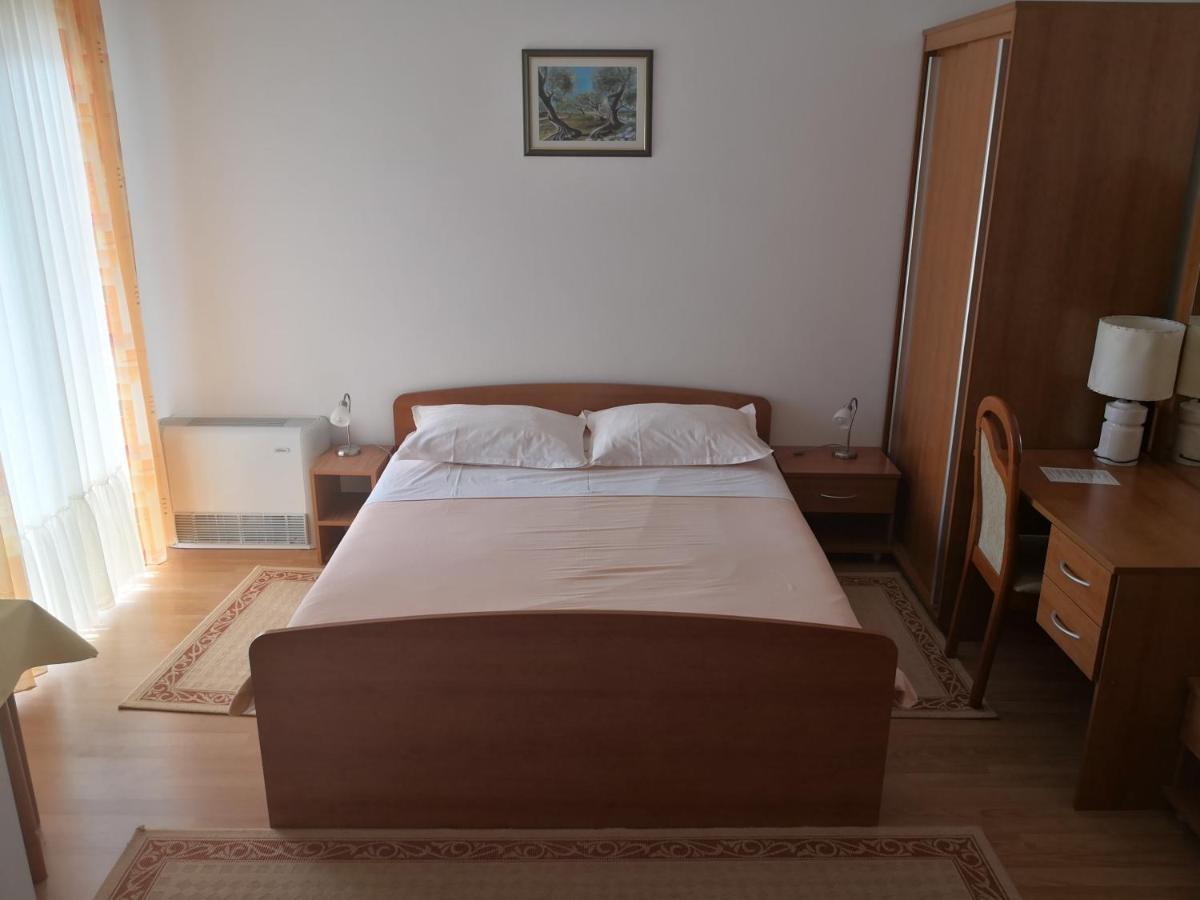 Apartmani Biser Tučepi Buitenkant foto