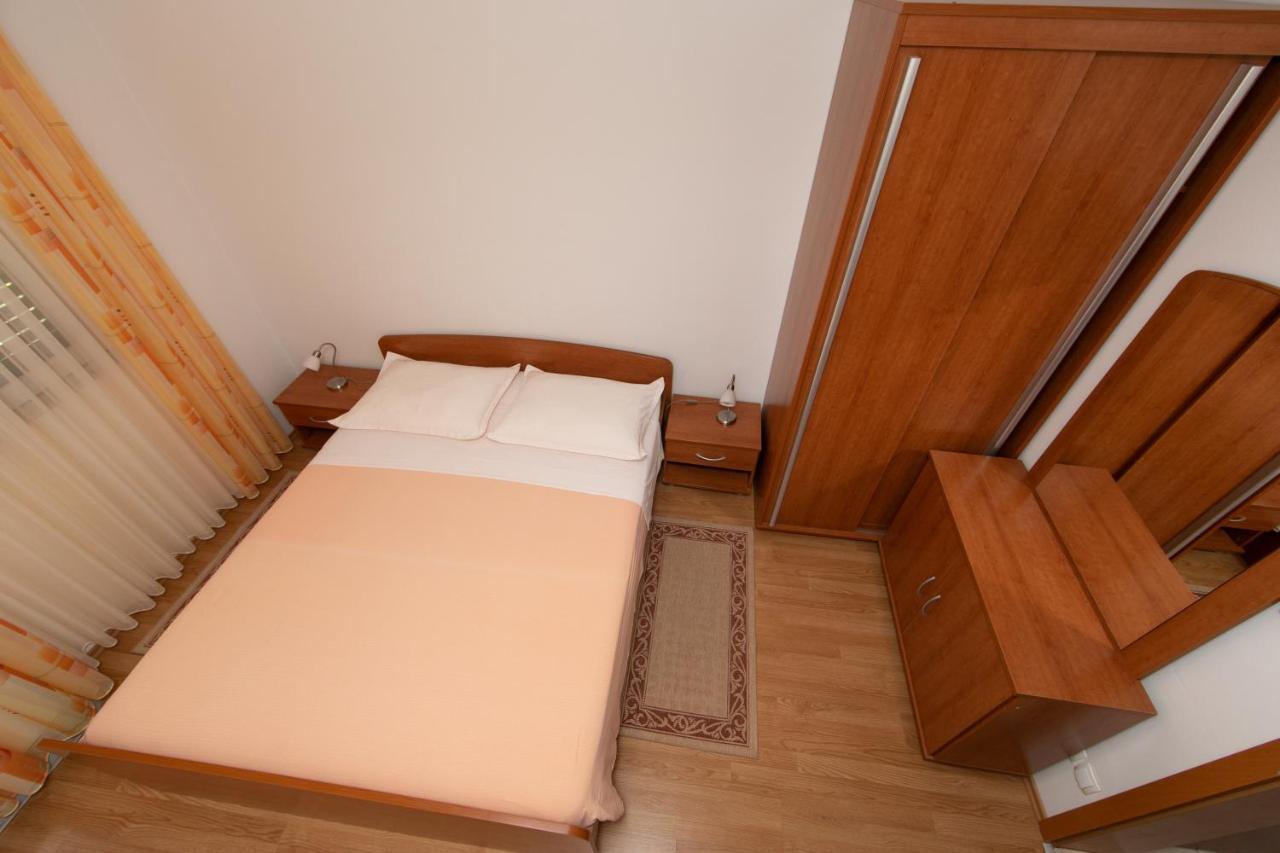 Apartmani Biser Tučepi Kamer foto